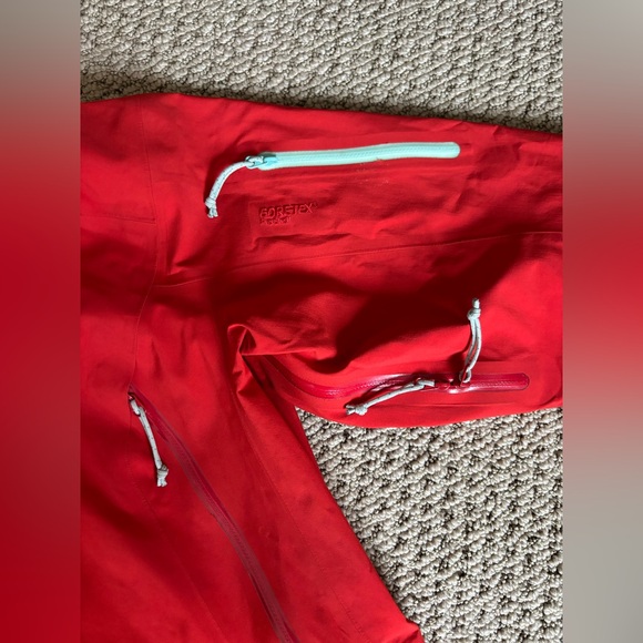 Arc’teryx Gore-Tex ProShell women’s jacket - Picture 3 of 8